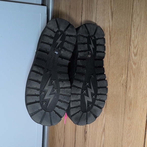 Dolls Kill X Bratz Boots - Picture 4 of 6